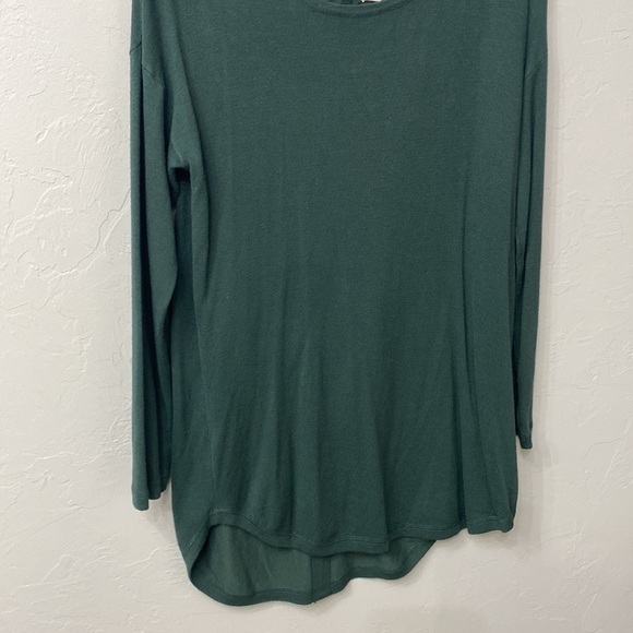 Soft Surroundings green sweater with gold back zipper size small - Picture 4 of 10